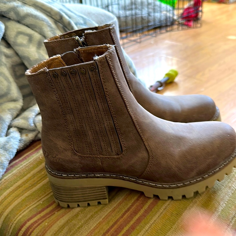 Blowfish Chelsea boots